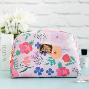 Bolsito cuerina fresas rosa