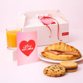 Sorpresa Día de los Enamorados con desayuno simple y tarjeta feliz día del amor